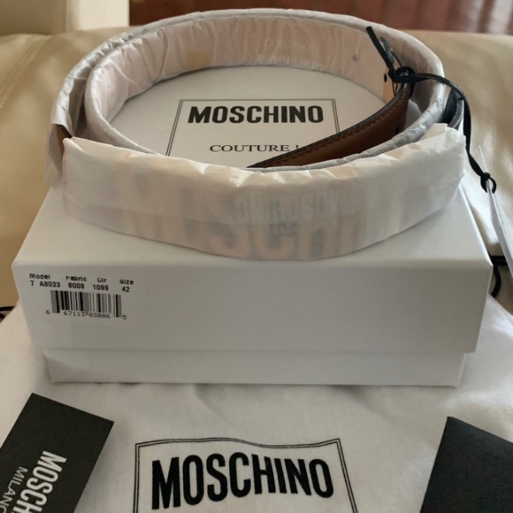 Authentic MOSCHINO Lettering Logo Belt - Picture 5 of 10